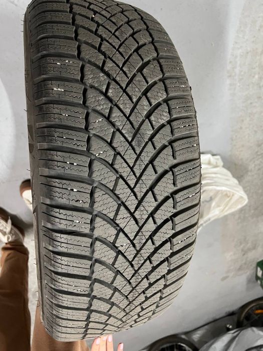 Шини brigestone blizakk 235/55 r19 105V