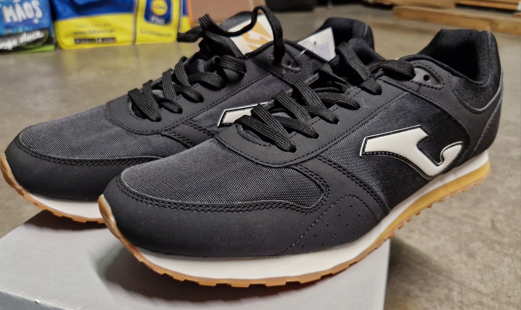 Tenis Joma novos na caixa com fatura
Excelente qualidade