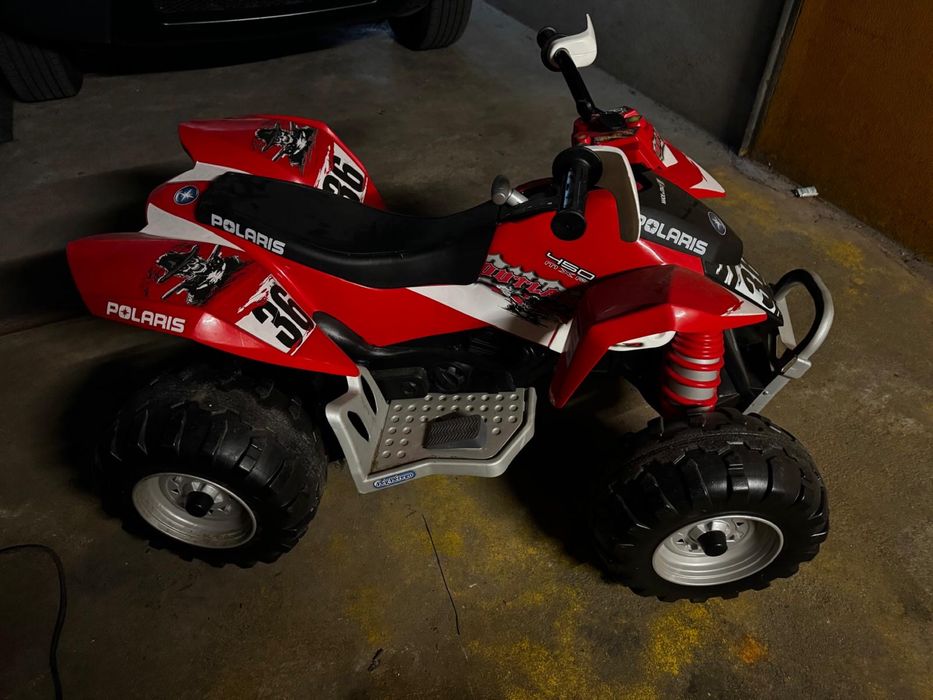 Moto quatro para crianças, com marcha atras, 1a e 2a  velocidade