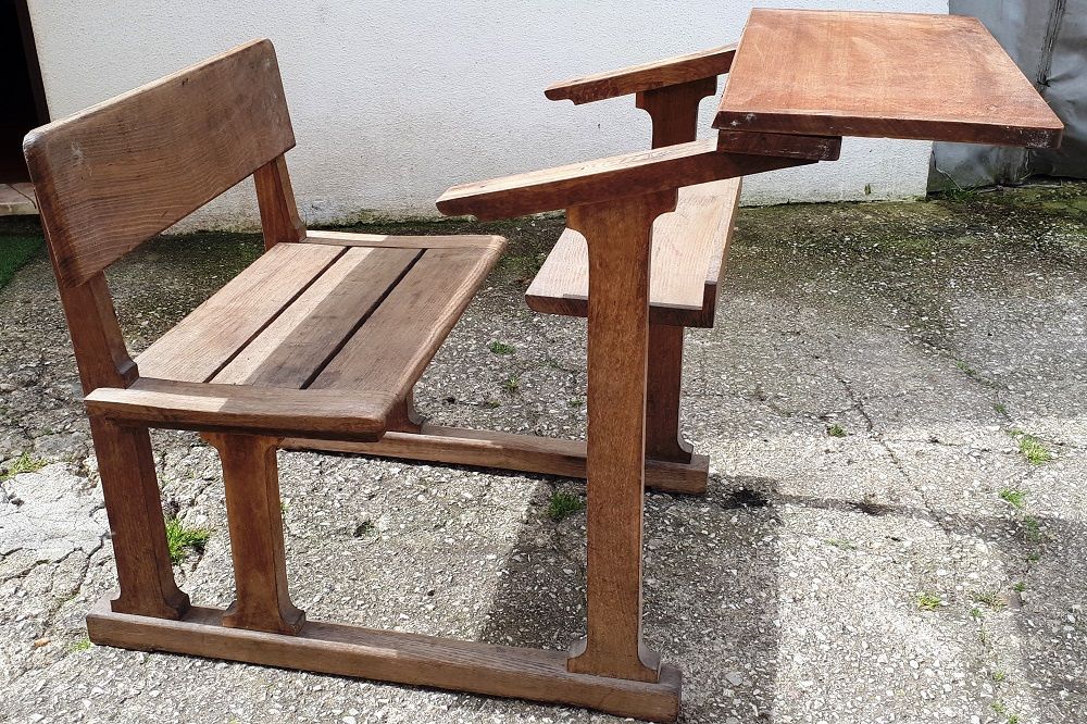 Secretária Individual de Escola Primária Antiga