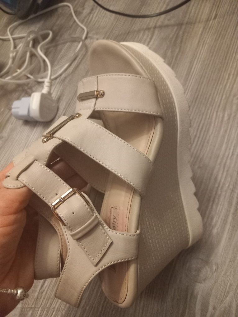 Buty rozmiar 38 sandały wysokie