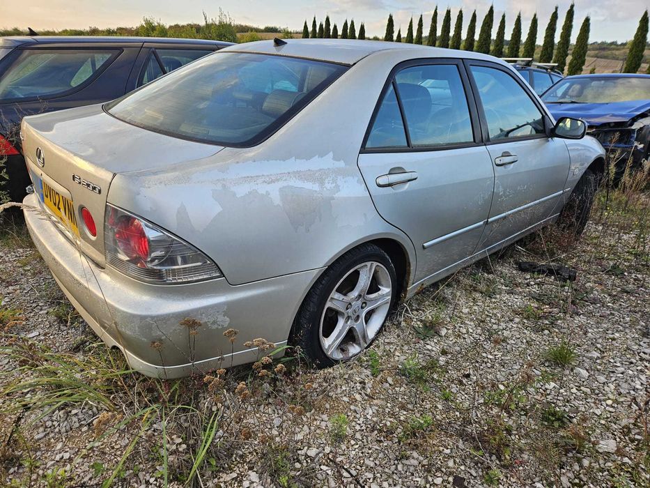 Lexus IS200 na części
