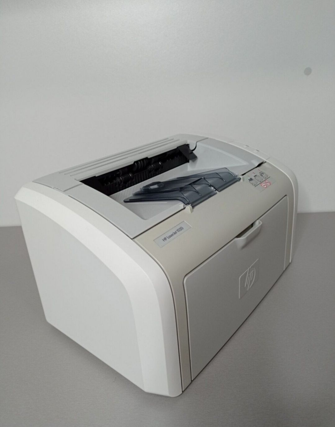 Принтер HP LaserJet 1020