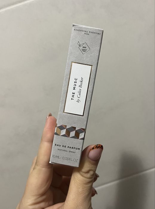 Nowa woda perfumowana essential parfums the musi