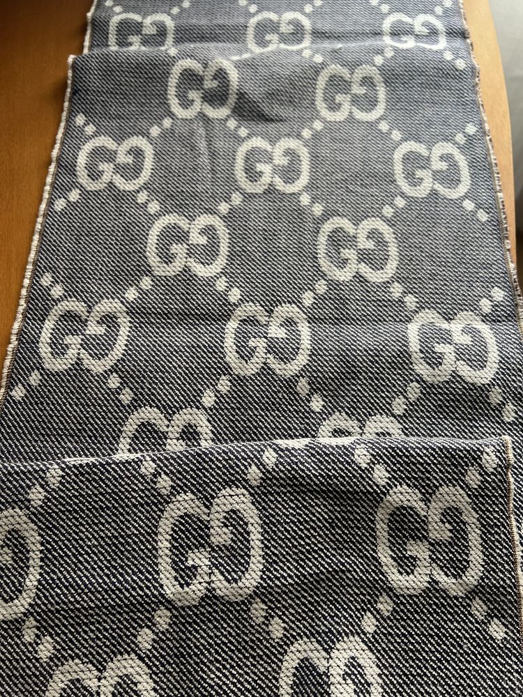 Écharpe Gucci novo