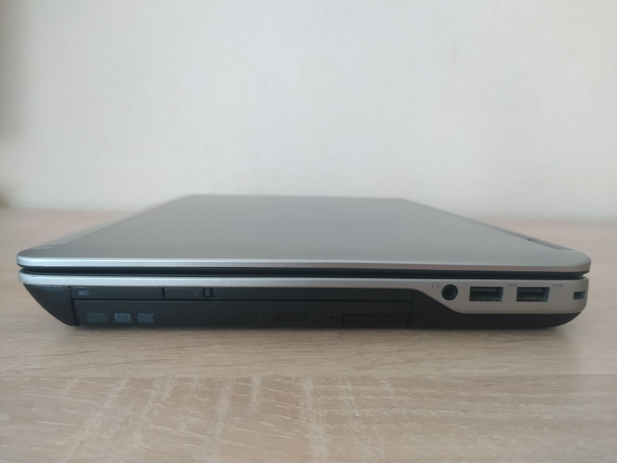 Ноутбук Dell Latitude E6440 в гарному  стані.