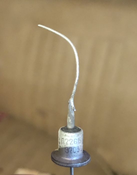 Конденсатори та транзистори