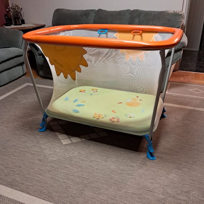 Sprzedam kojec/lozeczko/ dla malucha.Bardzo wygodny w uzytkowaniu…