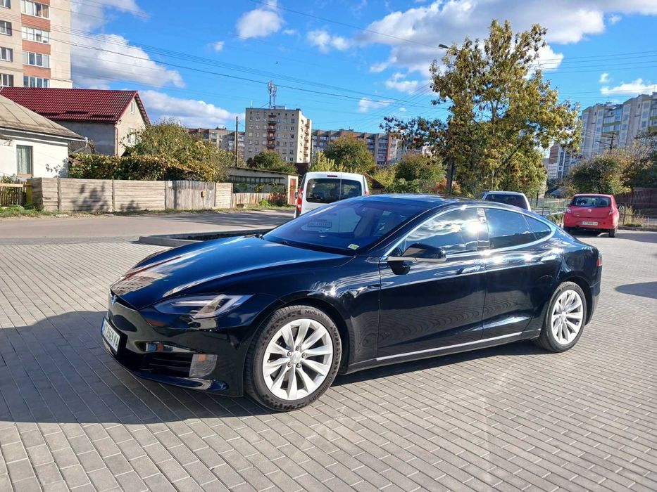 Tesla Model S 75
