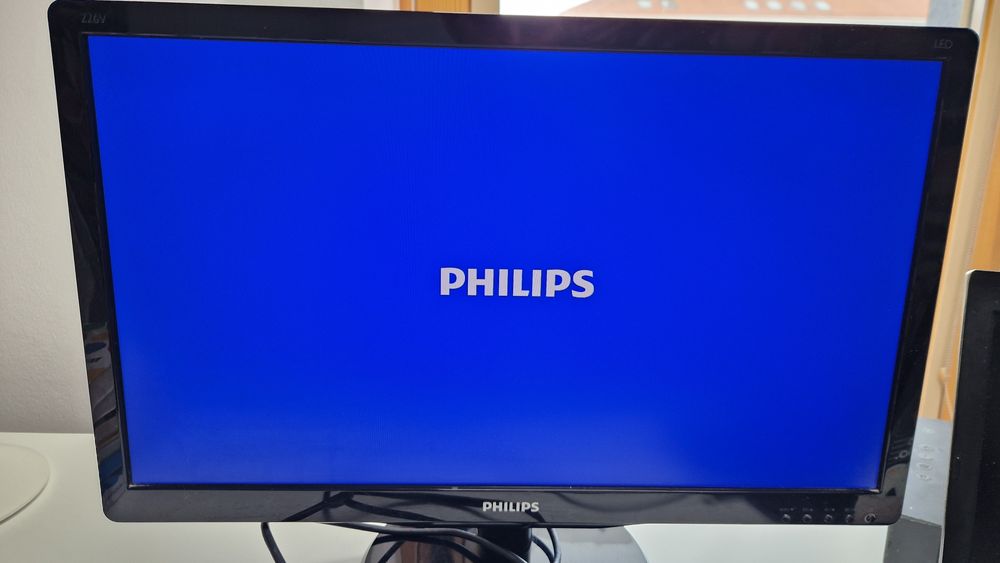Monitor Phillips 21,5 cali Full HD + gratis kable VGA i DVI