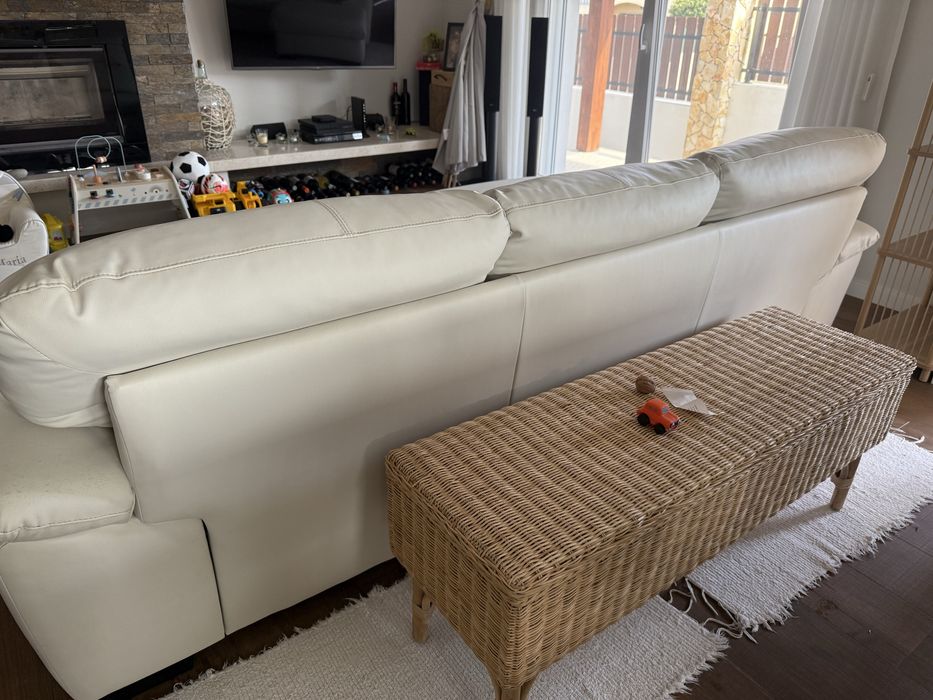 Sofá chaise long beje claro