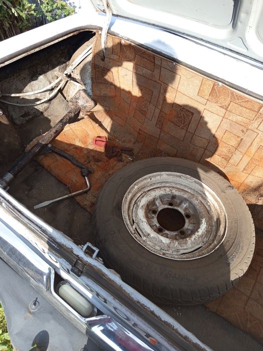 Продаю машину Волга 24