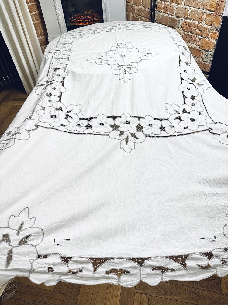 Bardzo duży obrus 235 x 207 cm haft, rekodziło bawelna