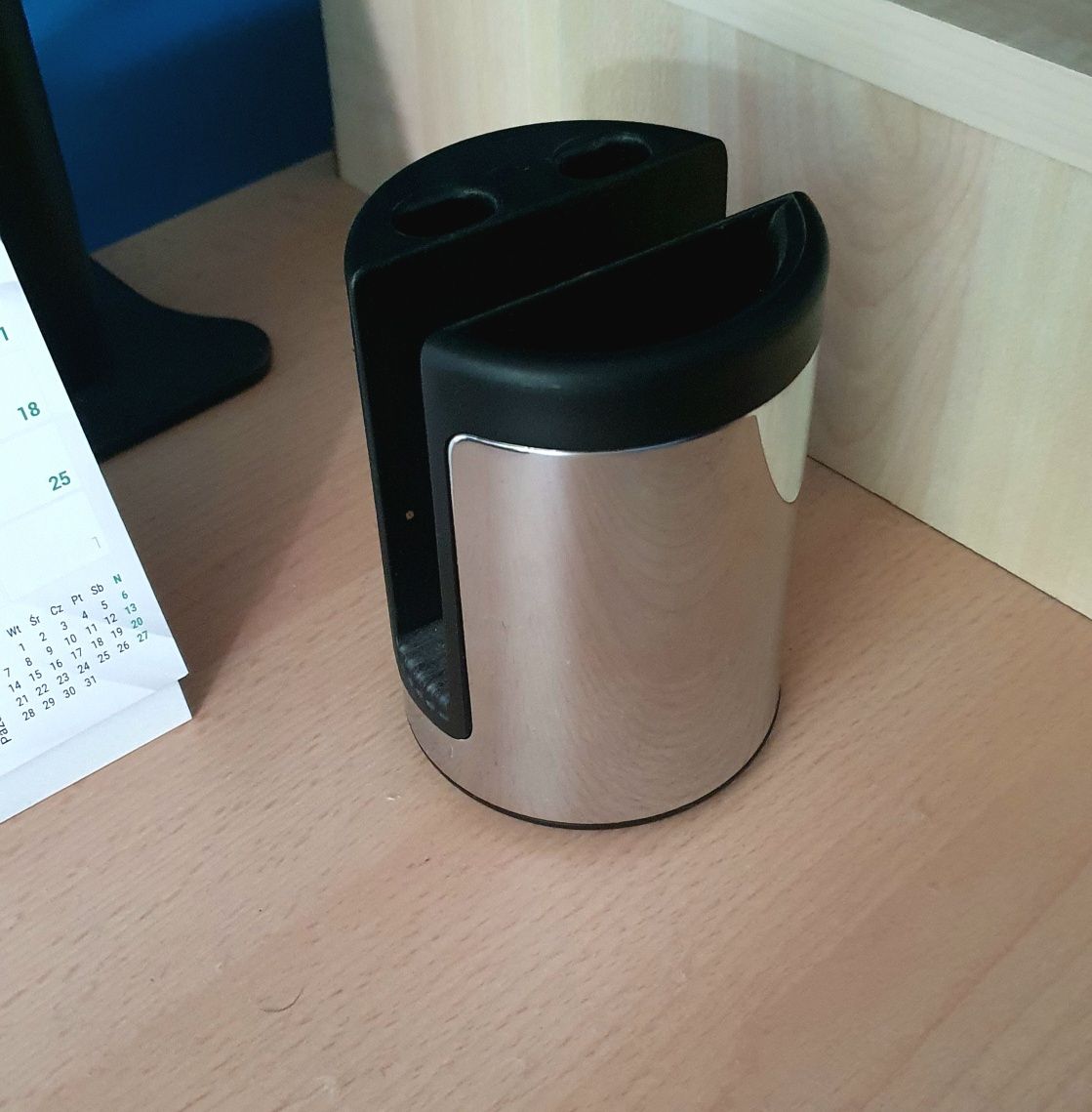 Przybornik na biurko elegancki tworzywo+metal NOVUS colection de luxe