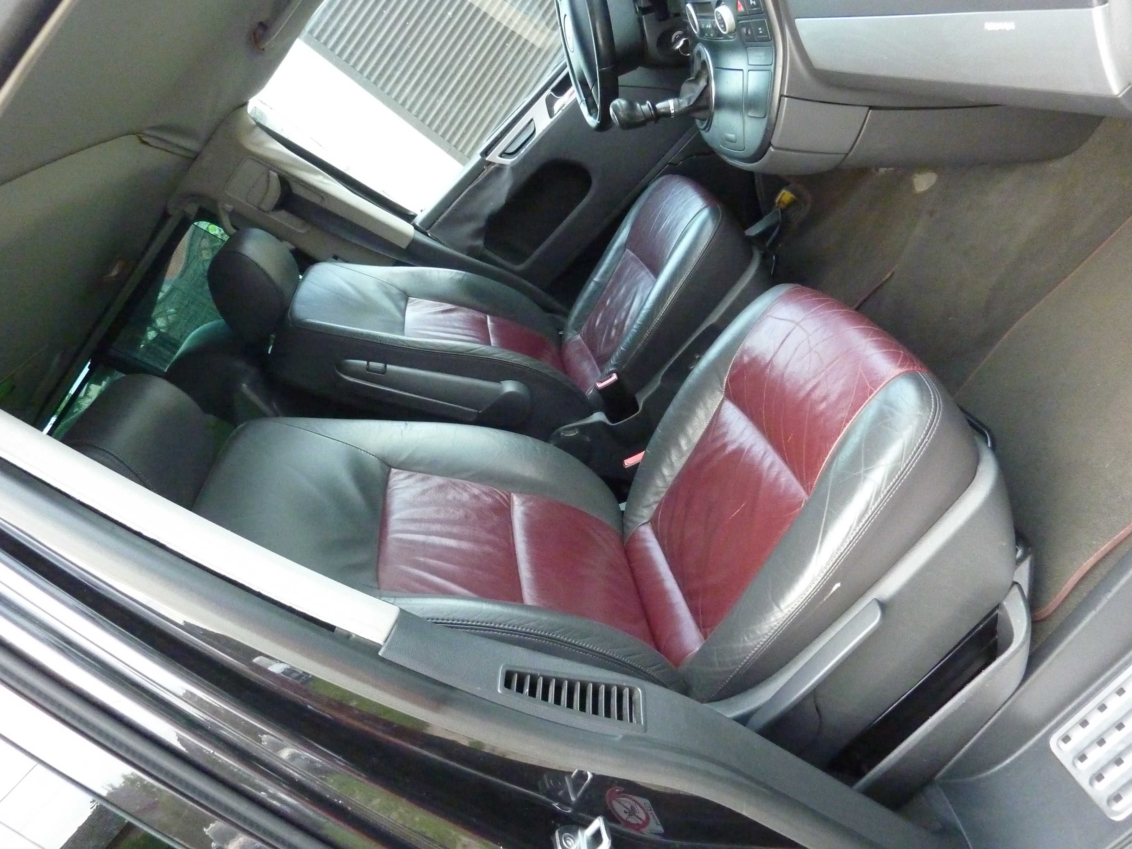 na części VW MULTIVAN T5 2,5 TDI BPC JKT LC9Z drzwi licznik wnętrze
