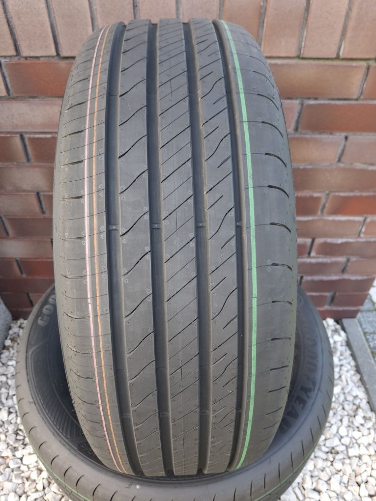 Nowe 215/55r17 Goodyear  DEMO 2024 rok