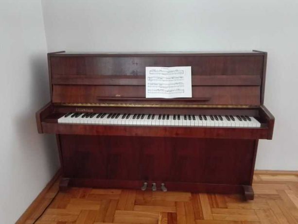 Pianino  Legnica M-100 A 1969 rok