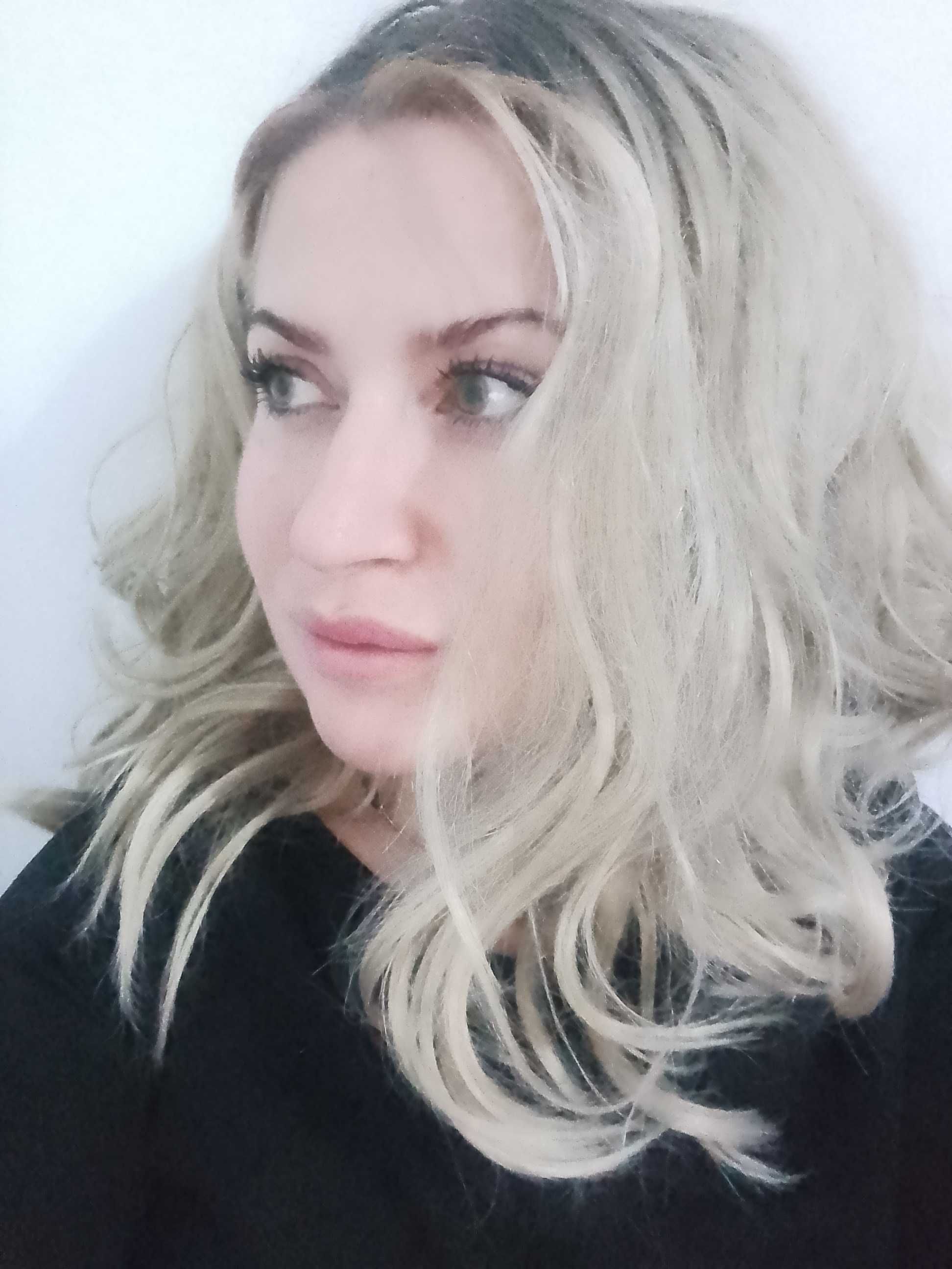 Piękne peruka blond ombre bob