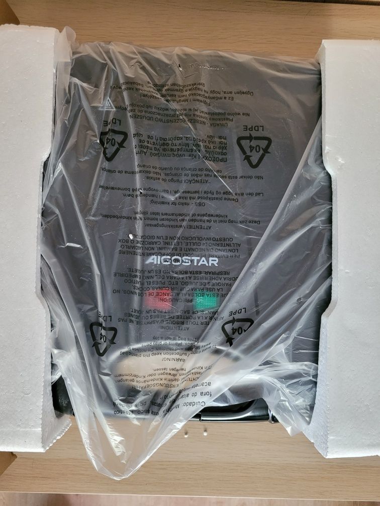 Opiekacz toster 4 kanapki 1400W czarny