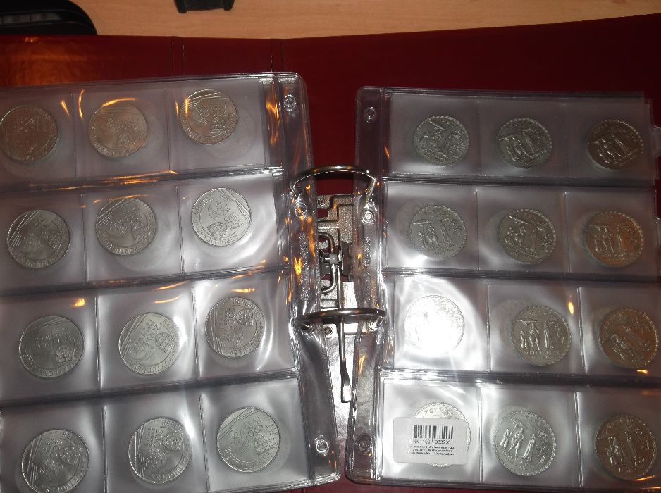 Moedas de escudo em capa