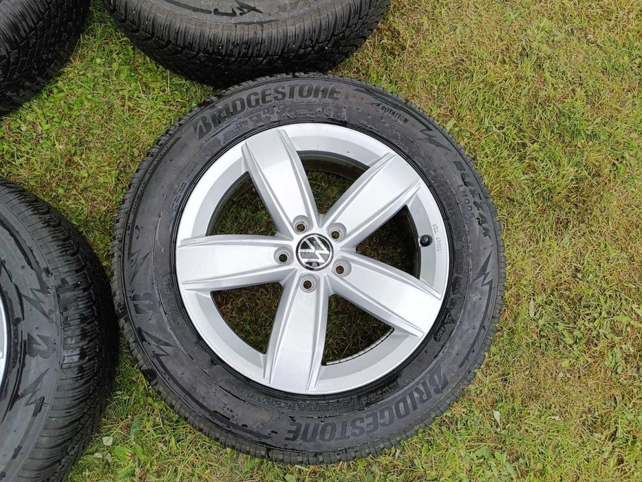 Koła zimowe Tiguan II / Passat B7 R17 – Blizzak LM005 215/65 R17