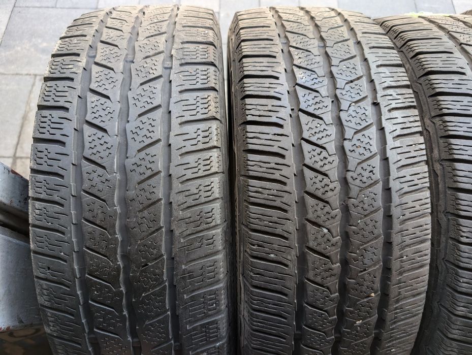 Зимняя резина 215/65 R16C Continental Vanco