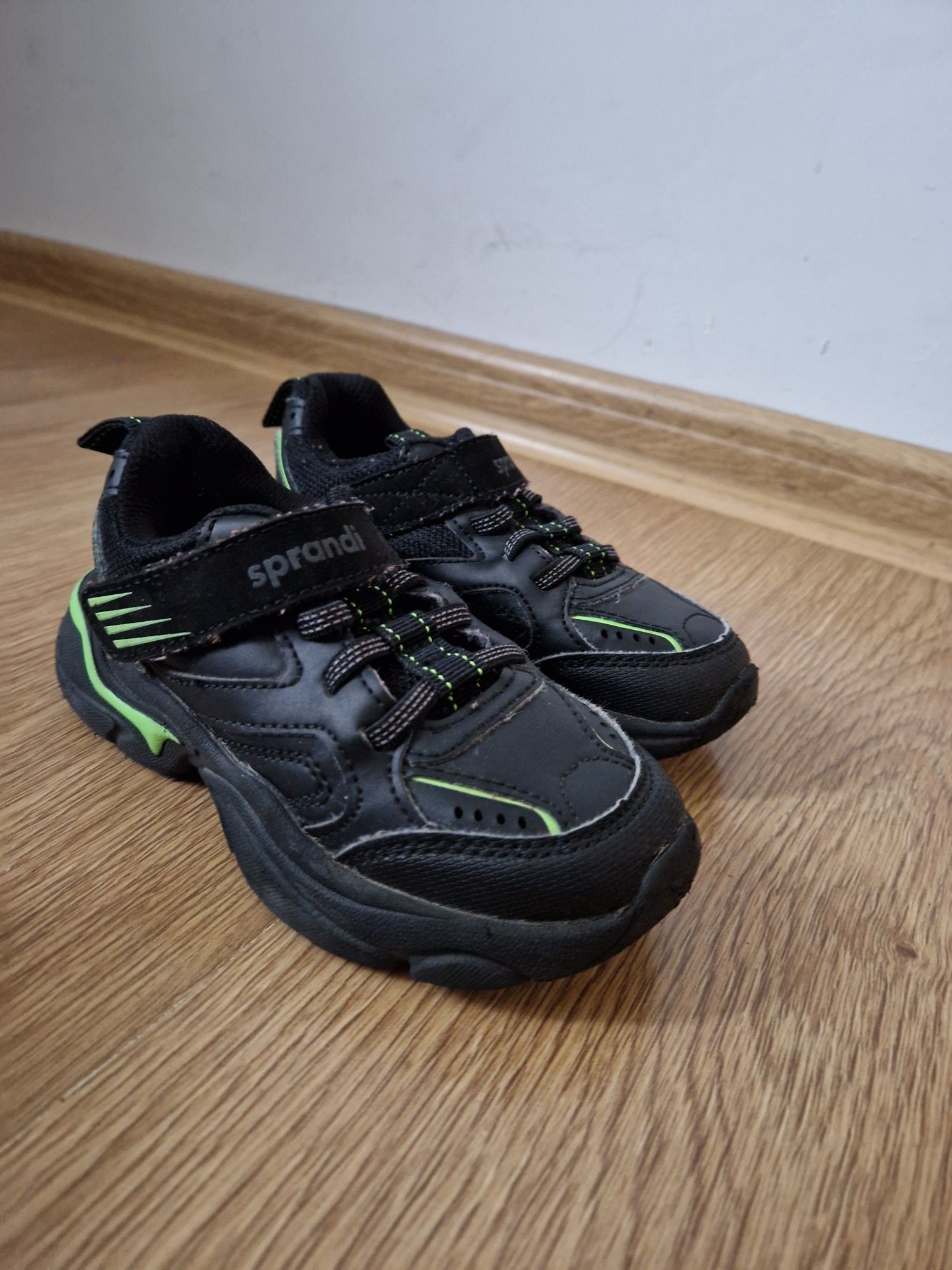 Adidasy rozm.28  jak nowe .