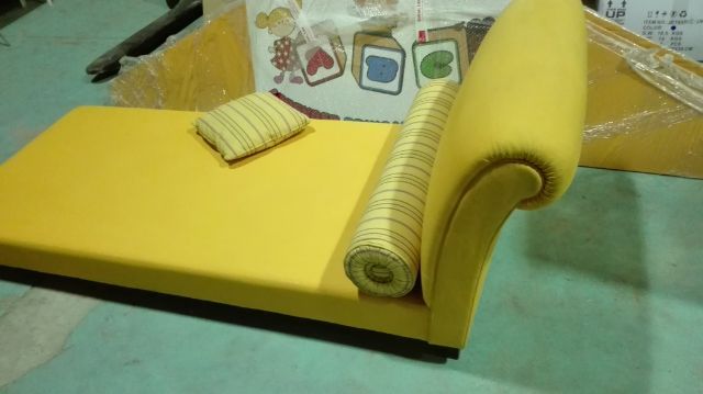 Cama individual ou Chaise Long Amarela - Medidas 2,30 x 0,90