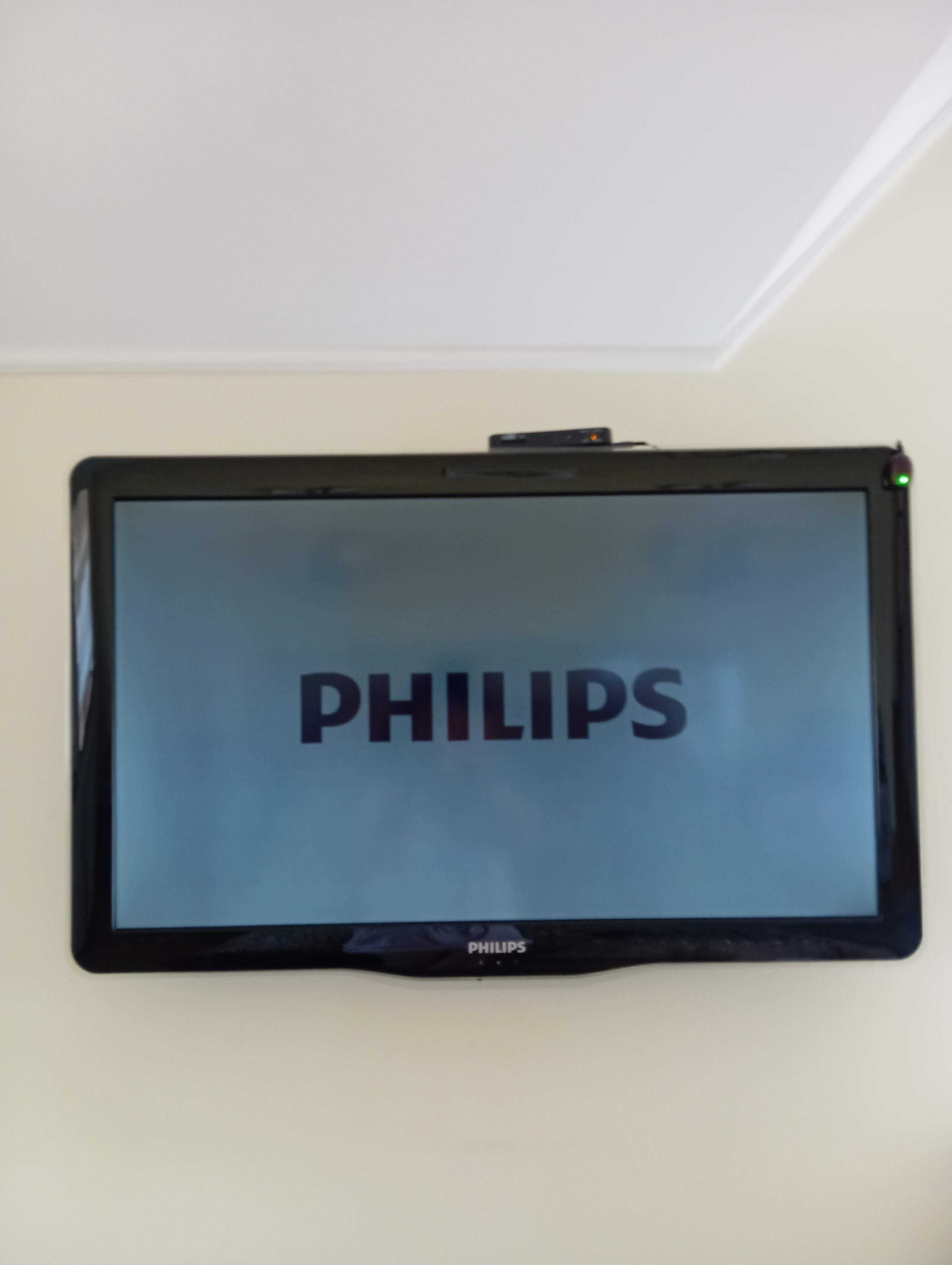 Телевізор Fhilips  32 дюйма без SMART
