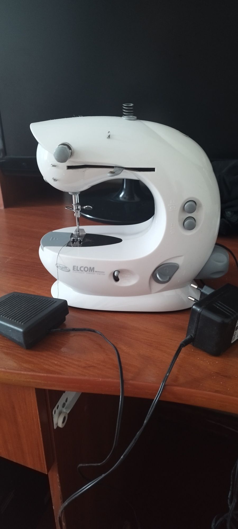 Продаю Швейну машинку ELCOM EL-643C