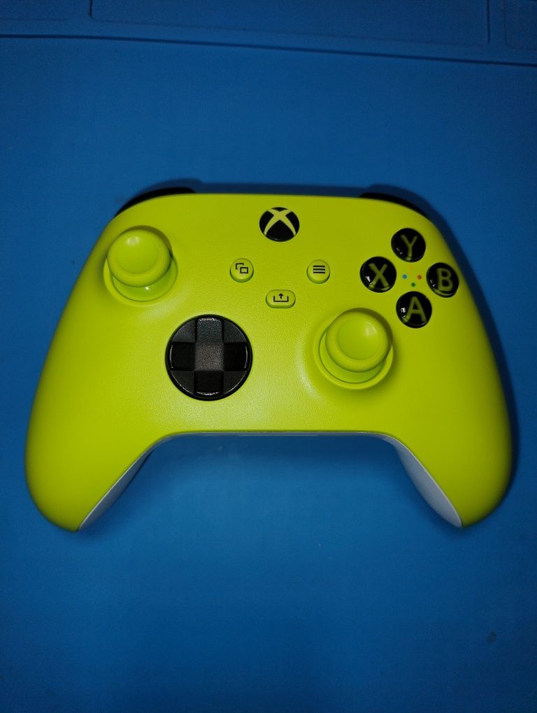 Pad Xbox Series analogi TMR