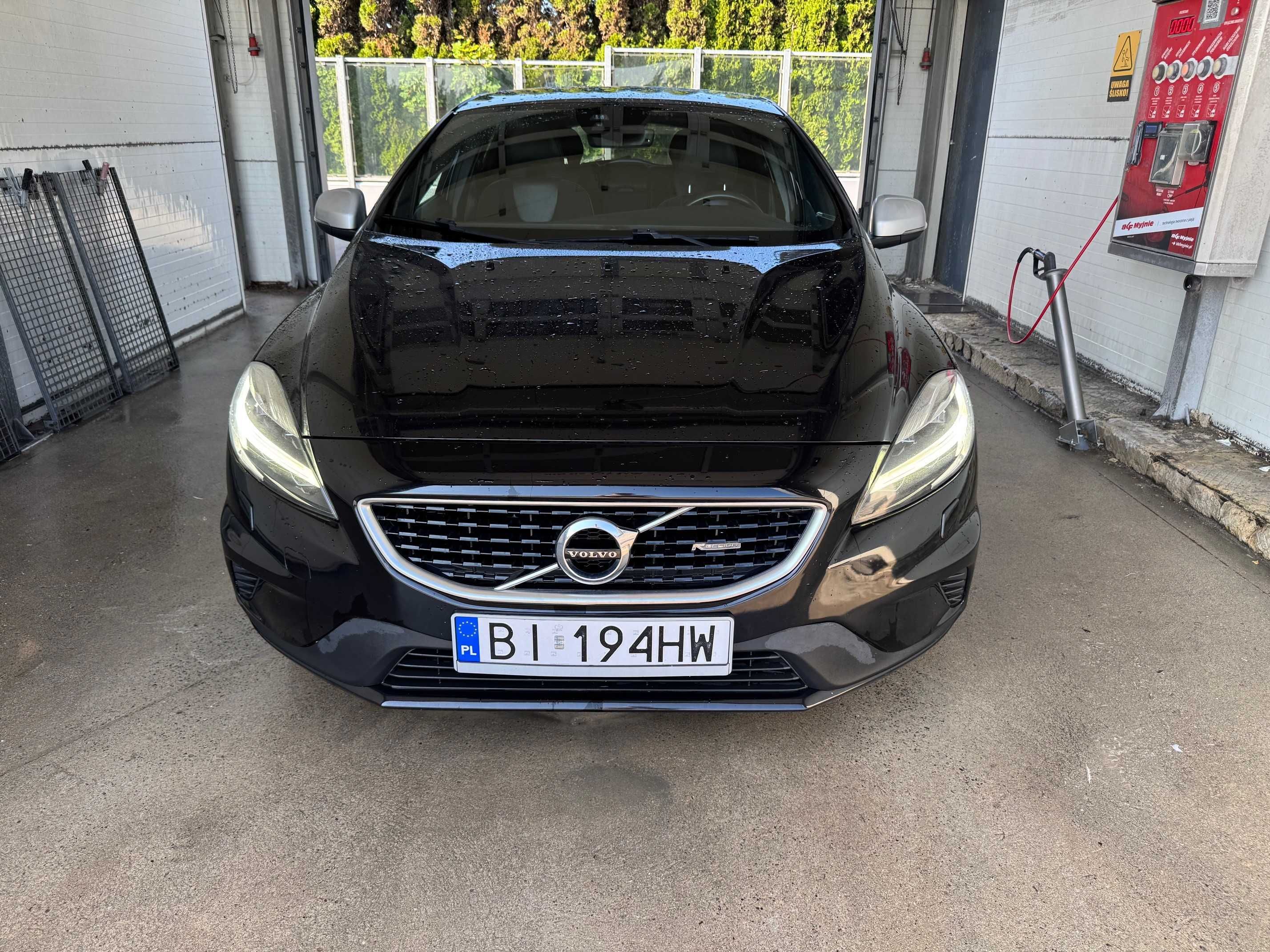 VOLVO V40 R-Design D2 Czarny 2016 full LED