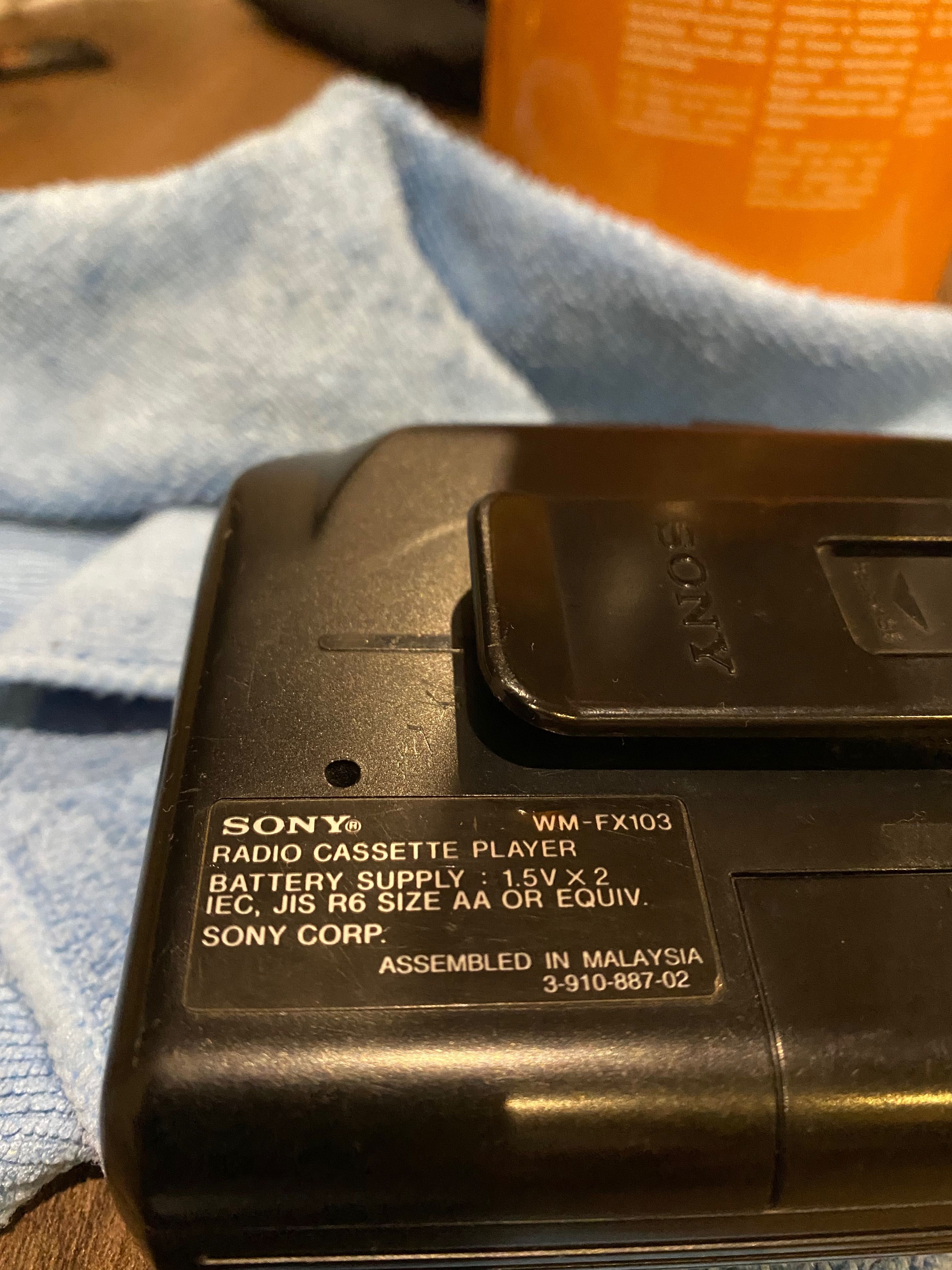 Walkman Sony WM-FX103 z radiem poczuj VINTAGE