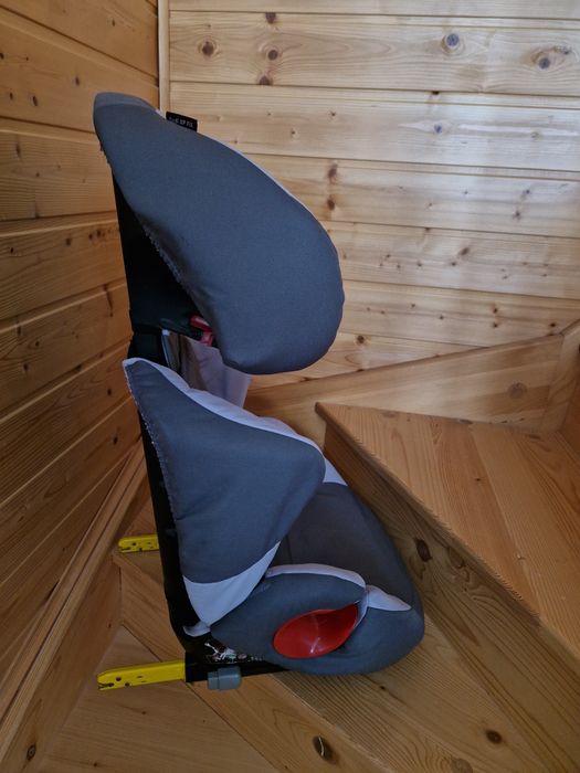 Fotelik samochodowy Maxi Cosi Rodi Fix 15-36kg z isofix