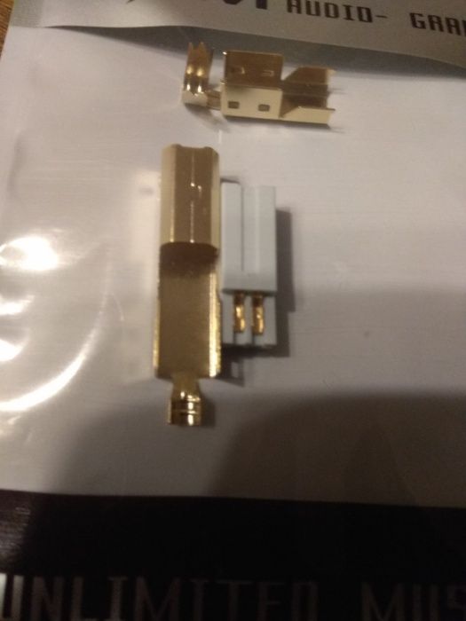 Продам комплект высоко качественных коннекторов для USB 2.0 кабеля.