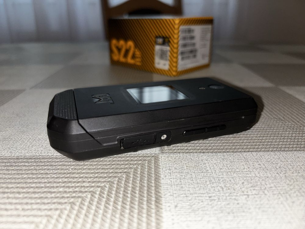 Cat S22 Flip - Android z klapką i klawiszami