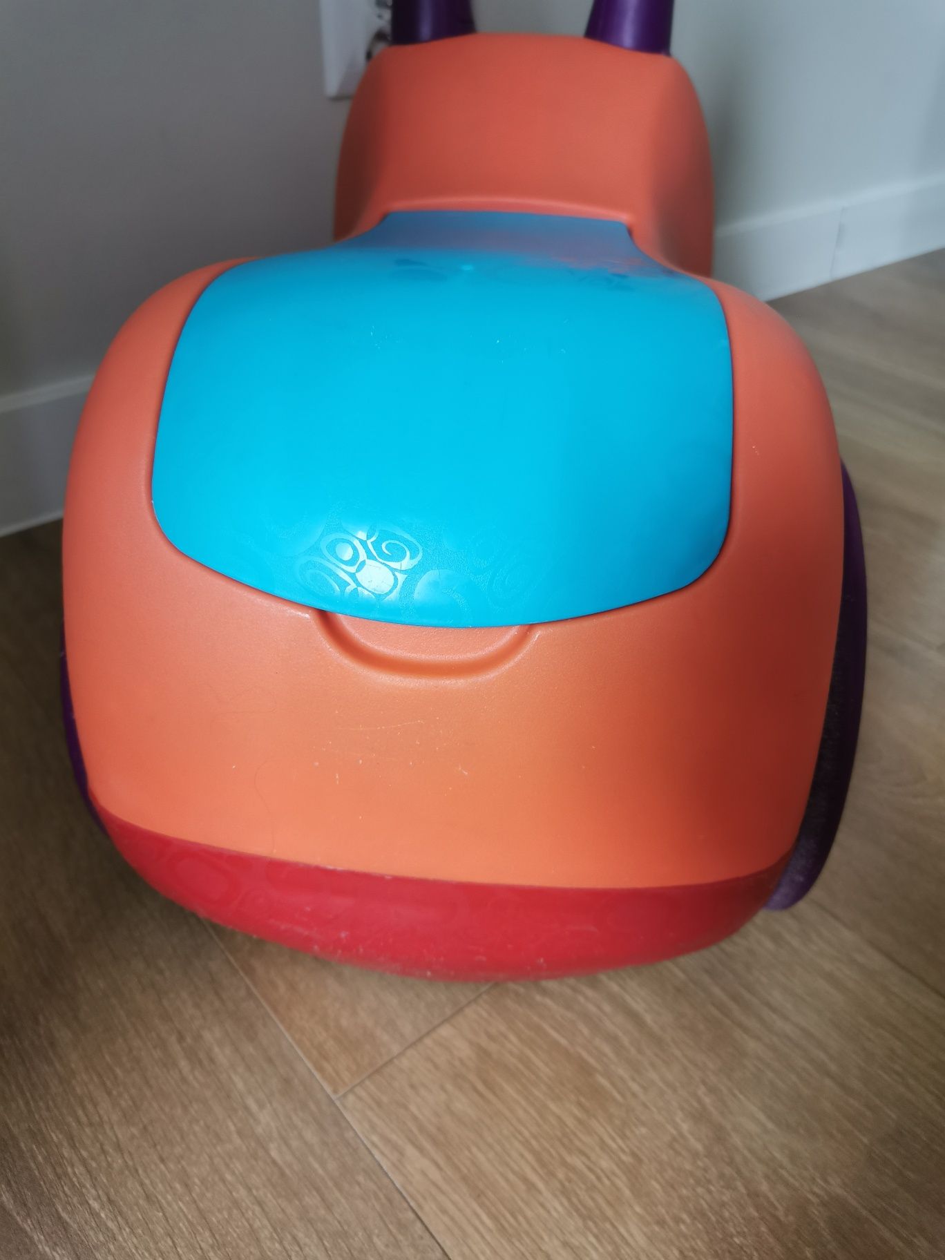 Jeździk żuczek B.Toys