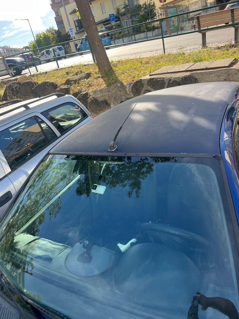 Renault Clio 1999 1.2– Carro