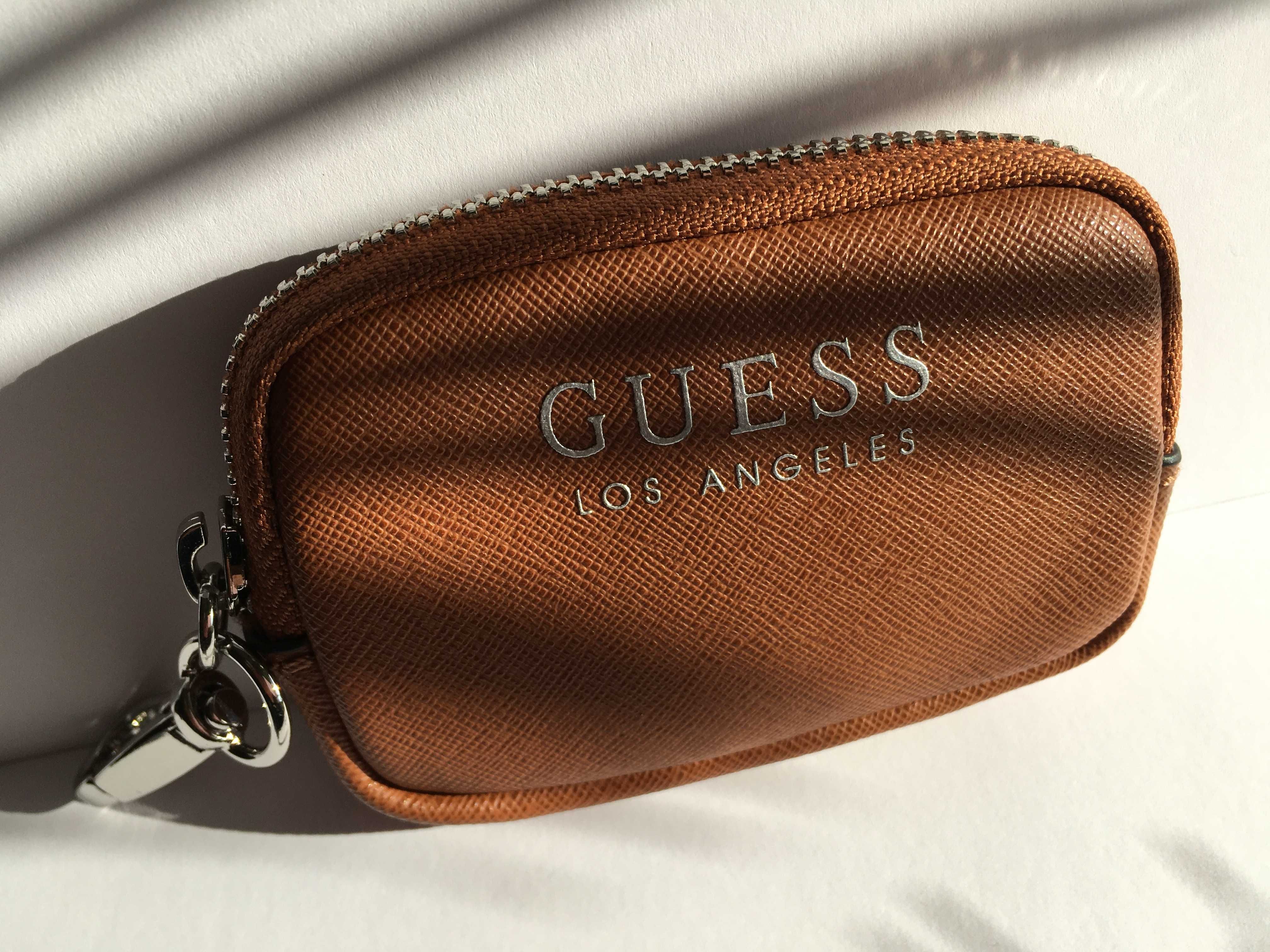 Etui GUESS Los Angeles