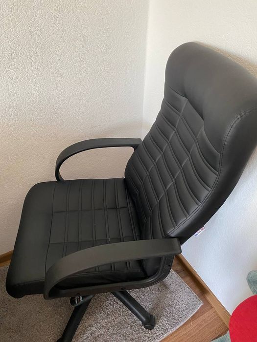 Комп'ютерне крісло