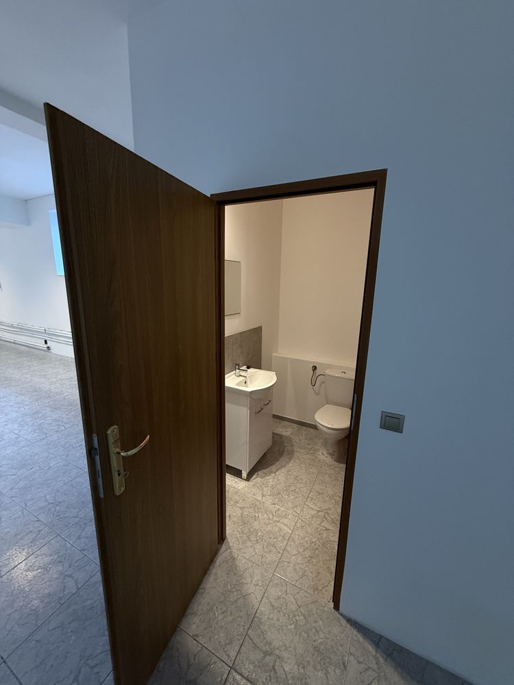 Wynajmę Lokal o pow, 245 m pod każde usługi w centrum miasta .