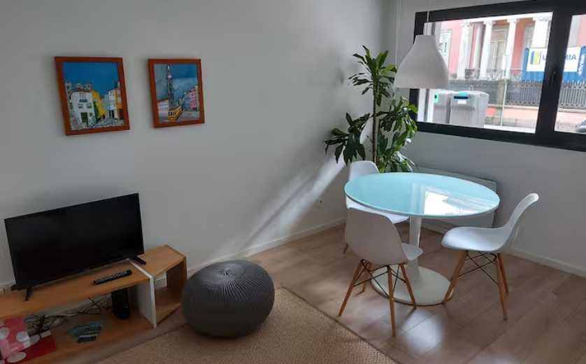 Arrendo apartamento T1 | Rua da Boavista
