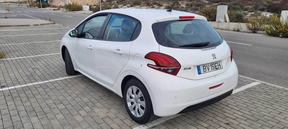 Peugeot 2008 1.2 82cv Puretech Business 40Mil Kms