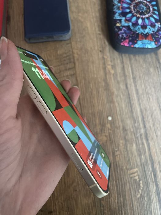 iPhone 15 na gwarancji, 128 GB, stan idealny