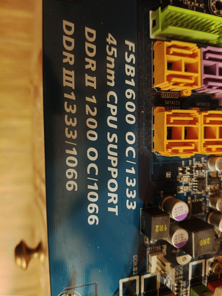 Zestaw Płyta główna GIGABYTE GA-P35-DS3 wer. 2 + RAM + Intel Xeon
(rev