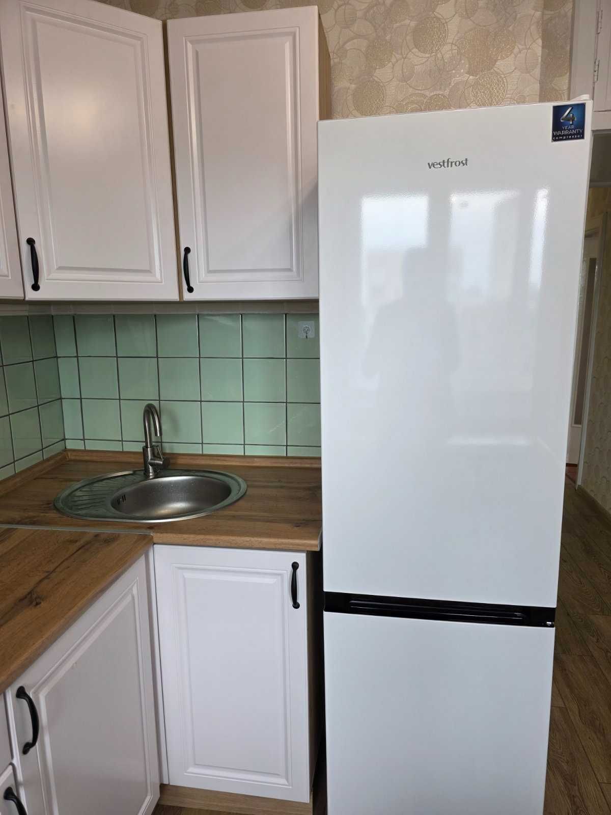 Голосіївський р-н, пр. Голосіївський 108, 1 кім. 18000грн. Без комісії