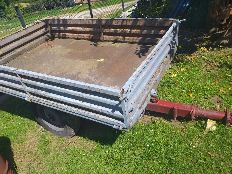 Przyczepa ciągnikowa  2,30 x 1,50 m z możliwością kiprowania.