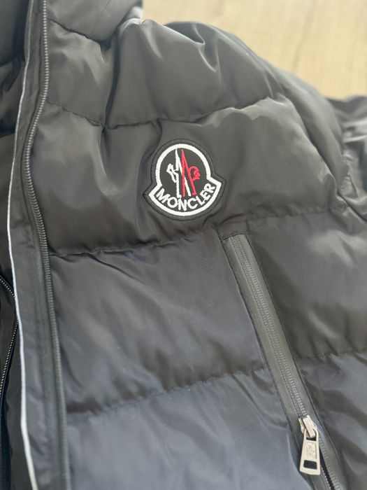 Czarna kurtka Moncler męska