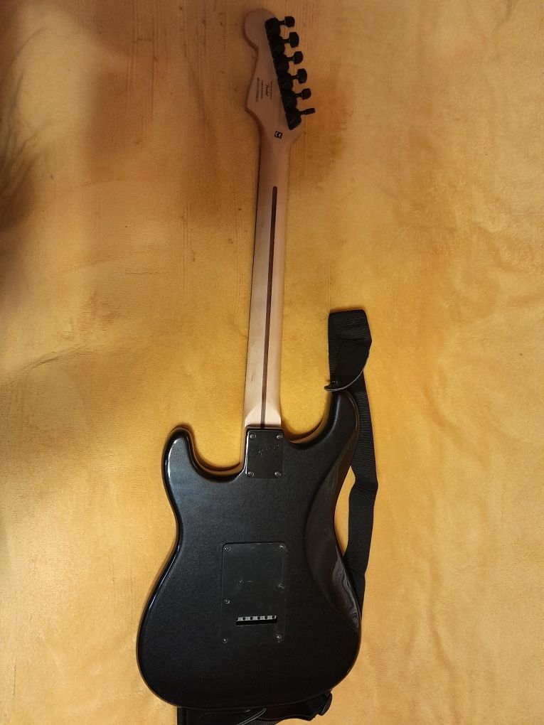 Gitara elektr. Squier by Fender Stratocaster  + combo