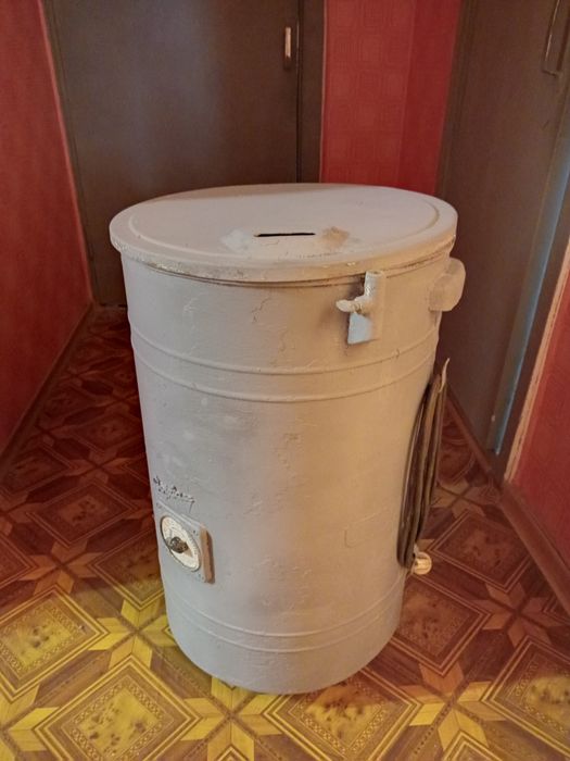 Продається пральна машина Донбасс